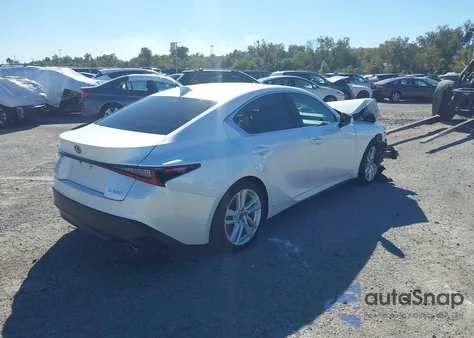 2024 Lexus Is 300 z USA, uszkodzony, nr VIN JTHCA1D29R5129137